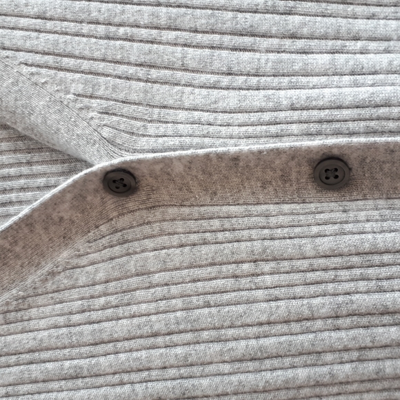 Banana Republic Merino Wool Cropped Cardigan - Picture 2 of 6